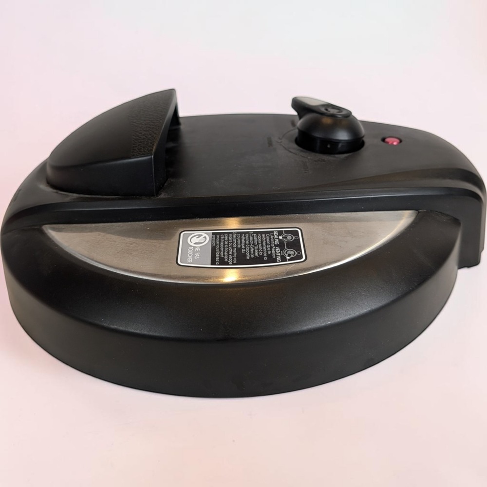 Instant Pot IP-LUX80 8 qt Pressure Cooker Lid w/ Sealing Ring Replacement Part